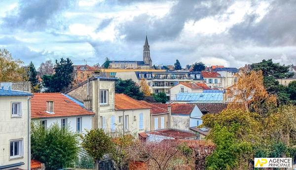 Le Chesnay Rocquencourt Appartement 4 pièces de 93.67 m² carrez situé au 2e étage avec ascenseur, balcon et parking €450 000 ** - Référence 26894