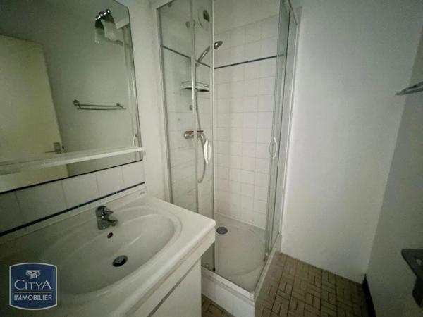 Appartement à louer 4 pièces 106.59m²