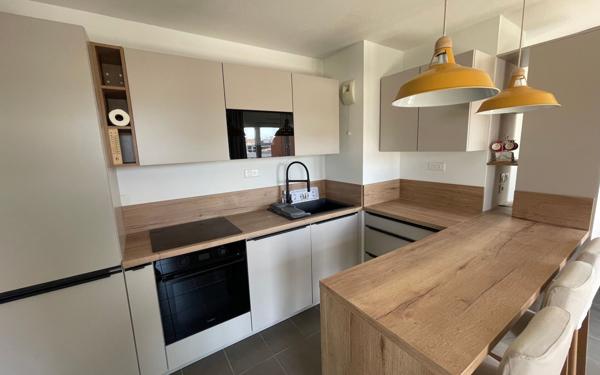 Appartement à vendre    3 pièces • 57 m2 La Seyne-sur-Mer
