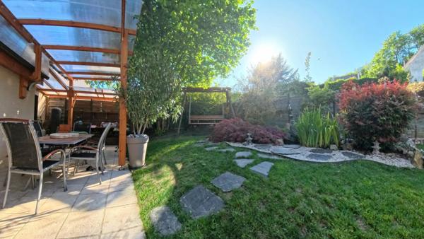 [EXCLUSIVITÉ] Superbe pavillon rénové - 4 chambres, véranda et jardin zen, garage à HOMBLIERES