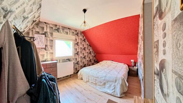 [EXCLUSIVITÉ] Superbe pavillon rénové - 4 chambres, véranda et jardin zen, garage à HOMBLIERES