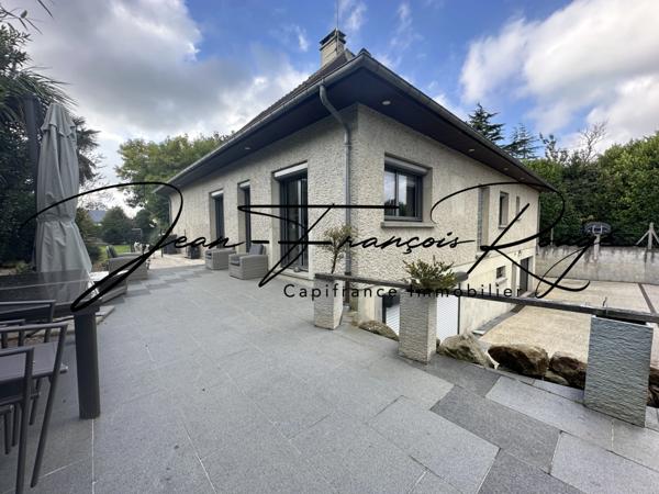 AGNEAUX, superbe maison de 210 m² avec vie de plain-pied, piscine et spa