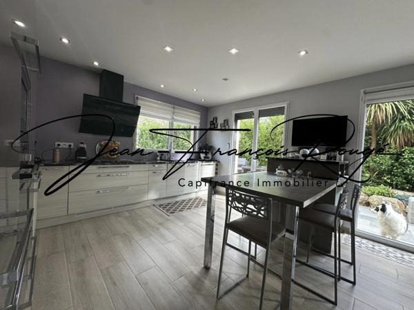 AGNEAUX, superbe maison de 210 m² avec vie de plain-pied, piscine et spa