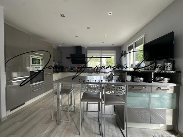 AGNEAUX, superbe maison de 210 m² avec vie de plain-pied, piscine et spa