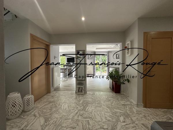 AGNEAUX, superbe maison de 210 m² avec vie de plain-pied, piscine et spa