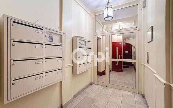 Appartement à vendre    2 pièces • 46,36 m2 Paris 16