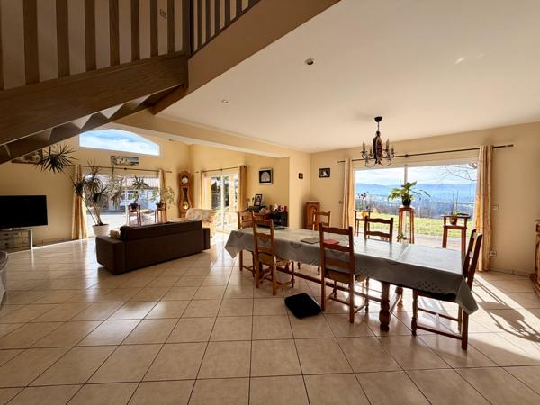 Saint-Étienne (42230) Maison de 229m2 sur 4000m2 de terrain