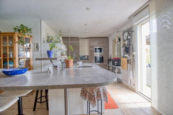Maison de plain-pied 104m2 avec piscine et dépendance