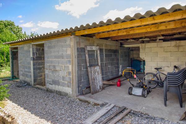Maison de plain-pied 104m2 avec piscine et dépendance