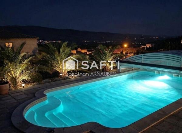 Villa de plain-pied avec piscine, terrasse plein sud et vue imprenable