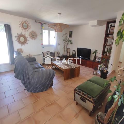 Villa de plain-pied avec piscine, terrasse plein sud et vue imprenable