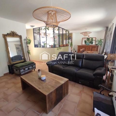 Villa de plain-pied avec piscine, terrasse plein sud et vue imprenable