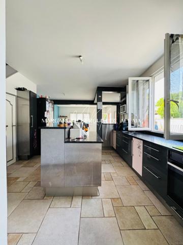 Maison familiale lumineuse avec jardin, 3 chambres et garage  à 15 min à pied des gares d'Épinay et de Saint-Gratien