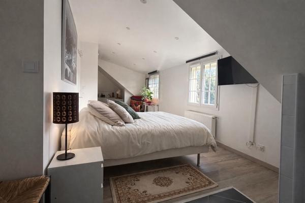 Maison familiale avec terrasse et jardin
