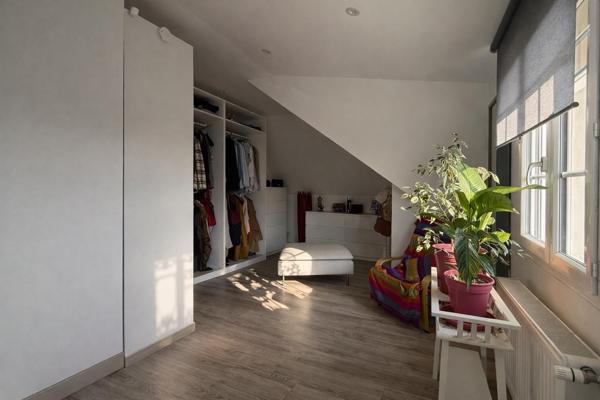 Maison familiale avec terrasse et jardin