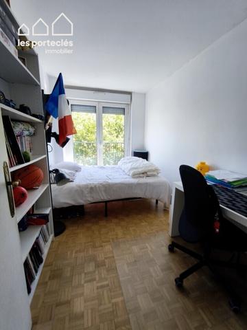 T5, 91 m², dans résidence familiale avec Parc et Tennis