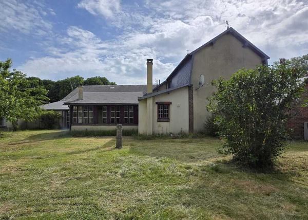 Ensemble immobilier à fort potentiel, Maison + hangars + T2 et jardin