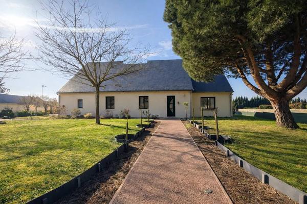 Villa contemporaine de plain-pied avec dépendance sur 2 000 m²