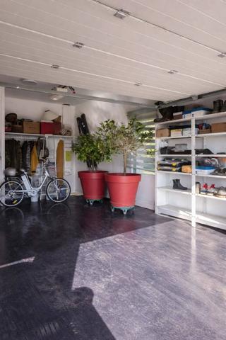Villa contemporaine de plain-pied avec dépendance sur 2 000 m²