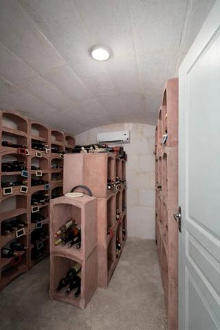 Villa contemporaine de plain-pied avec dépendance sur 2 000 m²
