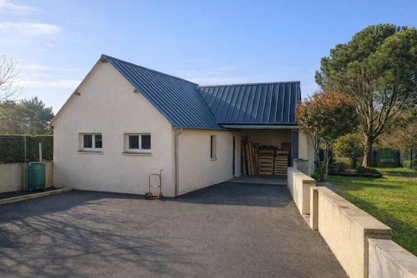 Villa contemporaine de plain-pied avec dépendance sur 2 000 m²