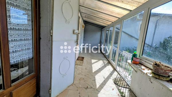 Maison
         7 pièces
        - 236 m² Exclusivité 400 000 € *