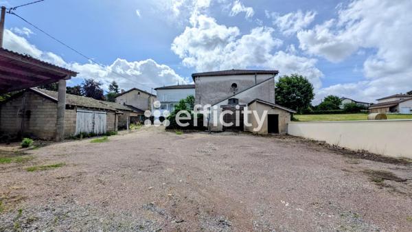 Maison
         7 pièces
        - 236 m² Exclusivité 400 000 € *