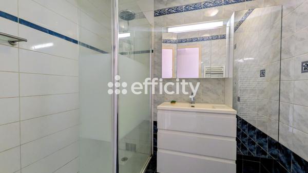 Maison
         7 pièces
        - 236 m² Exclusivité 400 000 € *