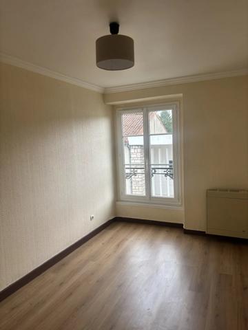 Maison ancienne divisée en 4 appartements