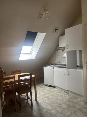 Maison ancienne divisée en 4 appartements