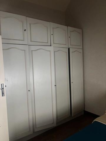 Maison ancienne divisée en 4 appartements