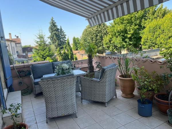 Appartement à SAINT-JEAN-D'ANGELY, 17400 - 5 pièces 127m²