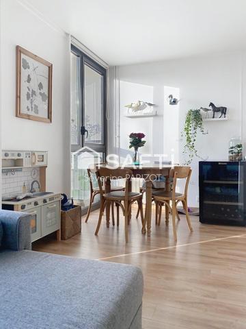 Appartement en dernier étage - Balcon - Parking - Cave