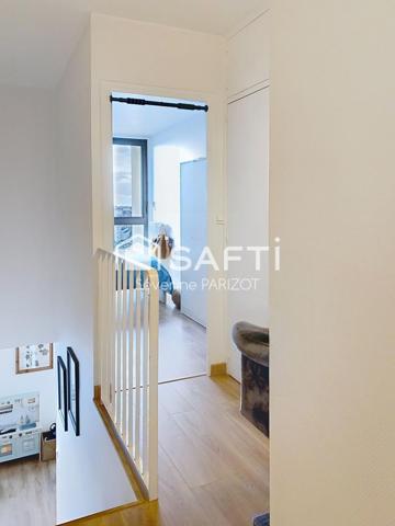 Appartement en dernier étage - Balcon - Parking - Cave