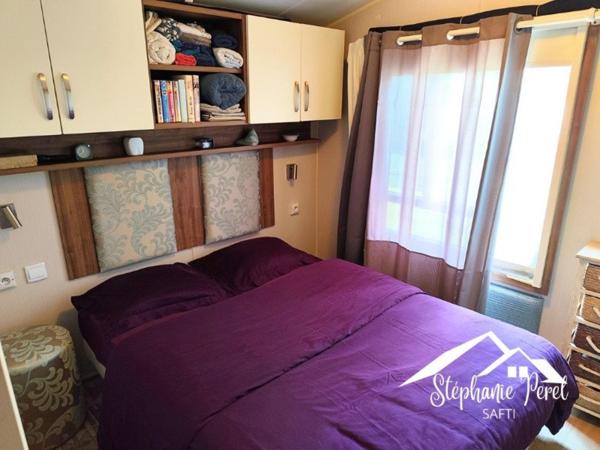 Investissez dans le calme : terrain avec mobil home et potentiel locatif.