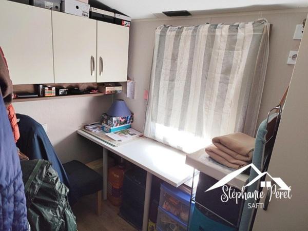 Investissez dans le calme : terrain avec mobil home et potentiel locatif.