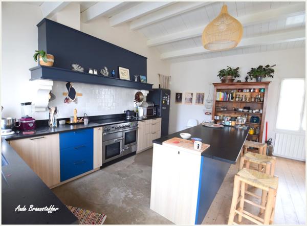 Maison à vendre 6 pièces SAINT CLEMENT DES BALEINES (17), piscine et jacuzi