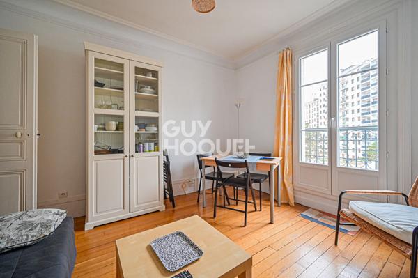 RARE 2 pièces avec balcon filant