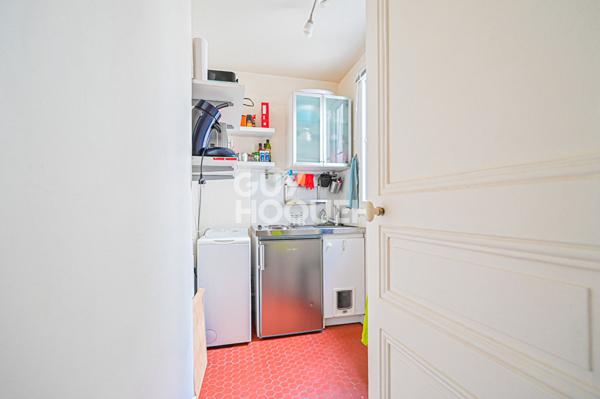 RARE 2 pièces avec balcon filant