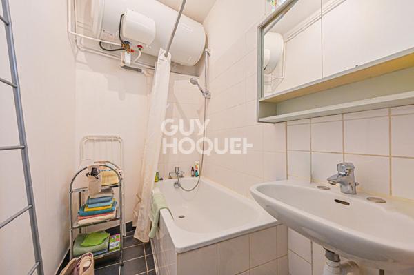 RARE 2 pièces avec balcon filant