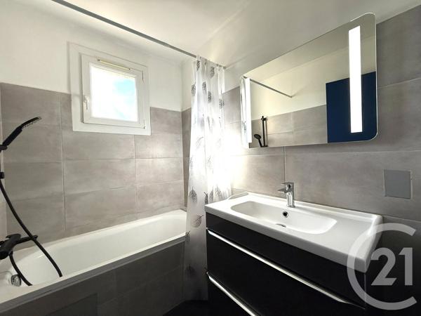 Appartement T3 à vendre  3 pièces - 53,43 m 2   FOS SUR MER  - 13