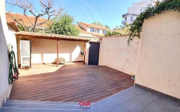 Maison à vendre    3 pièces • 65 m2 Marseille 10