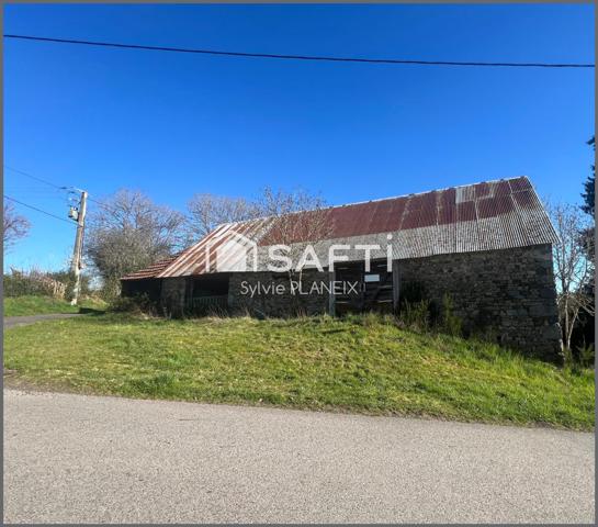 Grange de 200 m2 environ avec étable, terrain de 1860 m2.