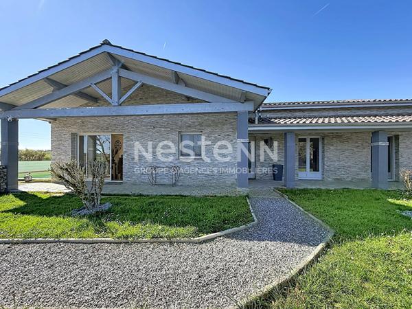 Maison de plain-pied à Nougaroulet 6 pièces 175 m2 avec piscine