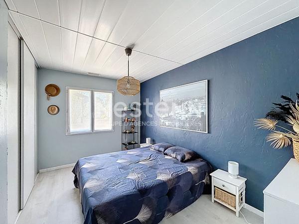 Maison de plain-pied à Nougaroulet 6 pièces 175 m2 avec piscine