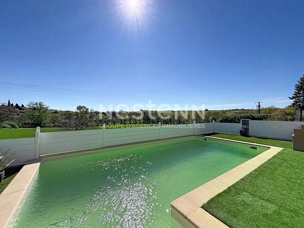 Maison de plain-pied à Nougaroulet 6 pièces 175 m2 avec piscine