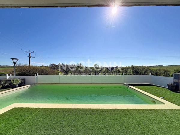 Maison de plain-pied à Nougaroulet 6 pièces 175 m2 avec piscine