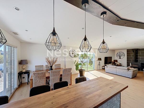 Maison de plain-pied à Nougaroulet 6 pièces 175 m2 avec piscine