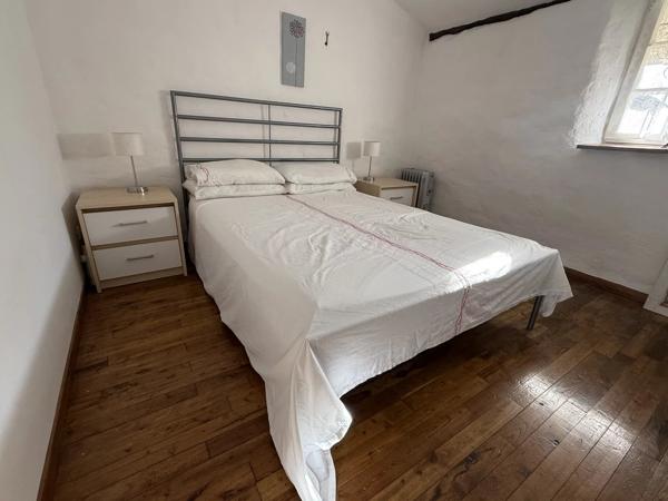Vue imprenable sur la campagne! Charmante maison en pierre avec gîte et grange