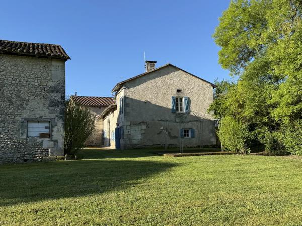Vue imprenable sur la campagne! Charmante maison en pierre avec gîte et grange